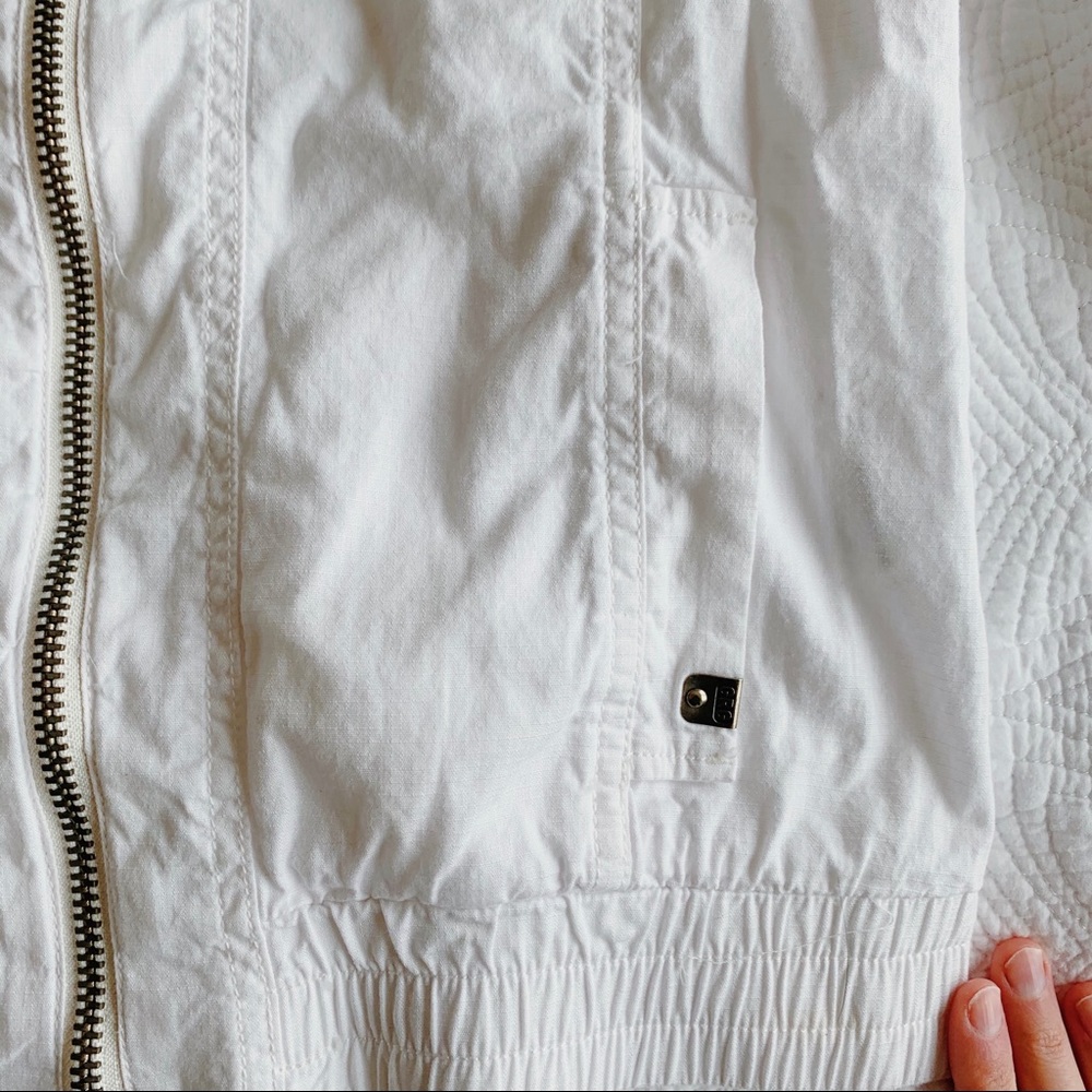 White Zip Up - Picture 4 of 4